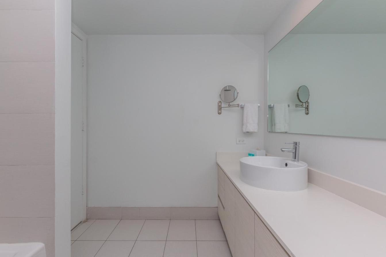 Modern One Bedroom Rental At Beach Walk Resort Miami 18Th Floor Hallandale Beach Buitenkant foto