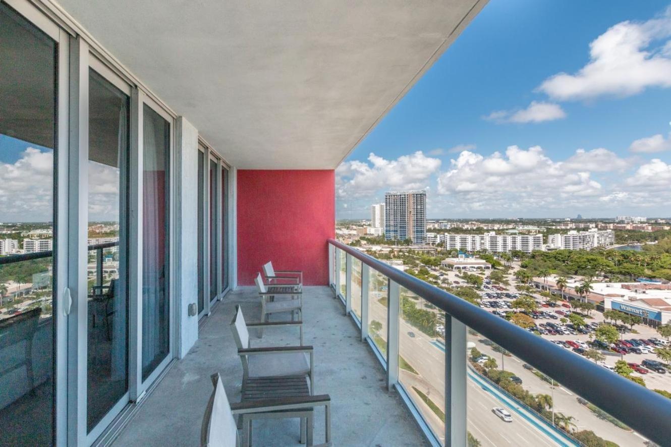 Modern One Bedroom Rental At Beach Walk Resort Miami 18Th Floor Hallandale Beach Buitenkant foto