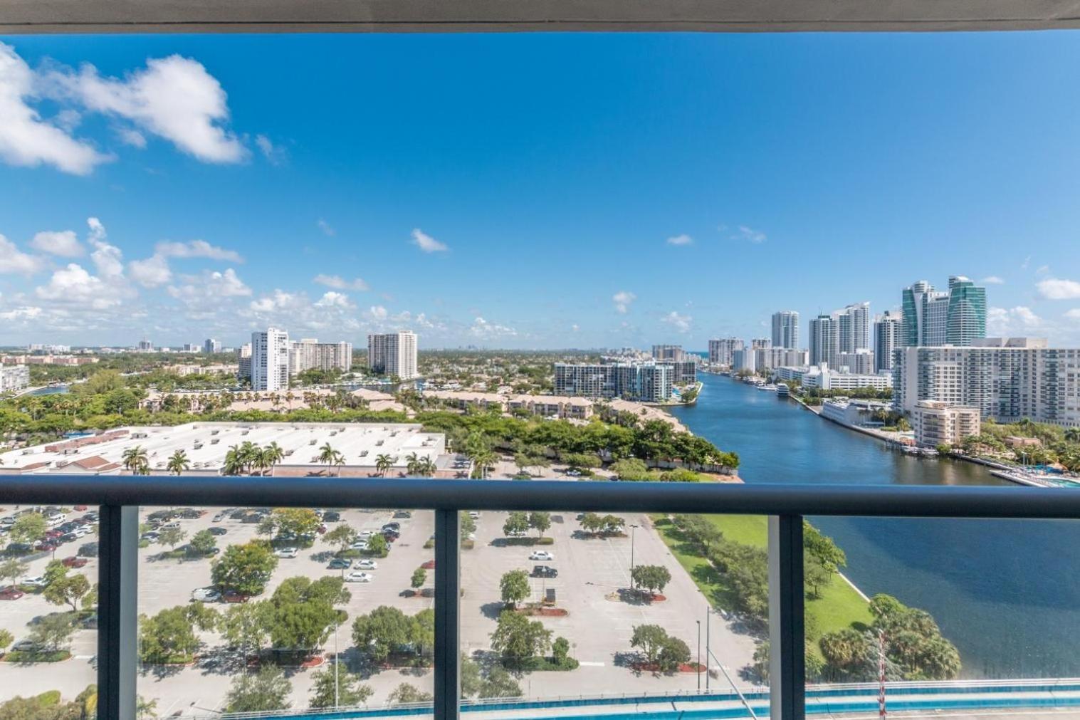 Modern One Bedroom Rental At Beach Walk Resort Miami 18Th Floor Hallandale Beach Buitenkant foto