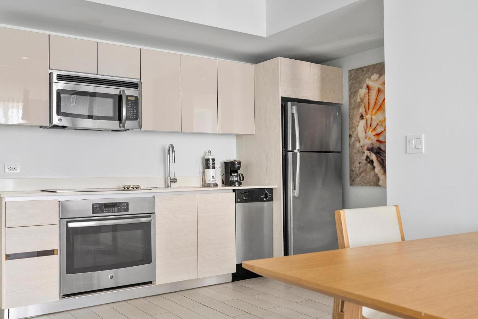 Modern One Bedroom Rental At Beach Walk Resort Miami 18Th Floor Hallandale Beach Buitenkant foto