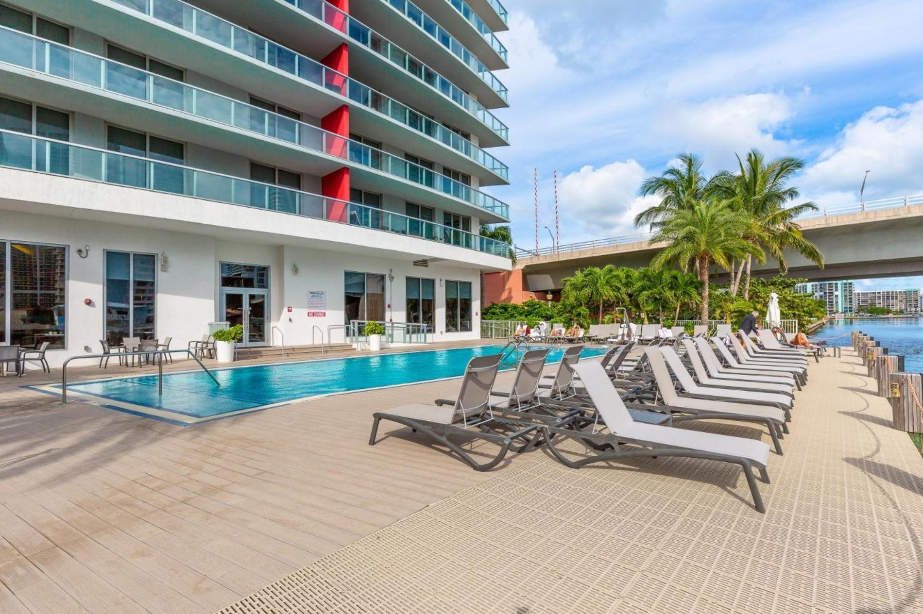 Modern One Bedroom Rental At Beach Walk Resort Miami 18Th Floor Hallandale Beach Buitenkant foto