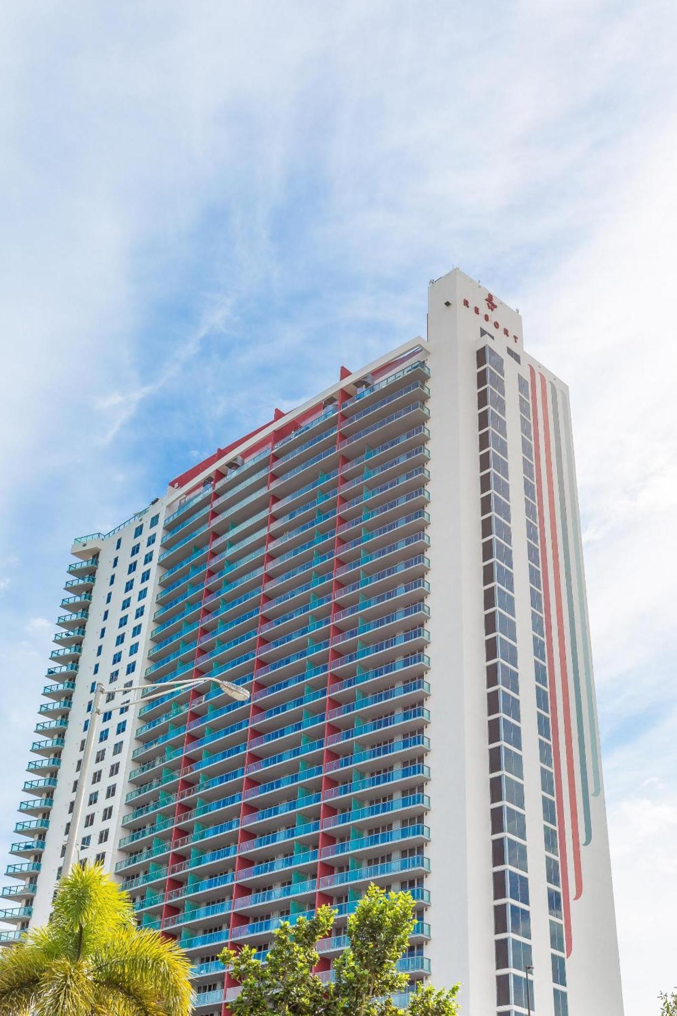 Modern One Bedroom Rental At Beach Walk Resort Miami 18Th Floor Hallandale Beach Buitenkant foto